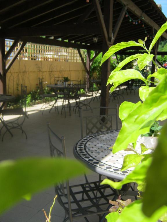 Le Barrage Hotel Mauzac-et-Grand-Castang Eksteriør billede